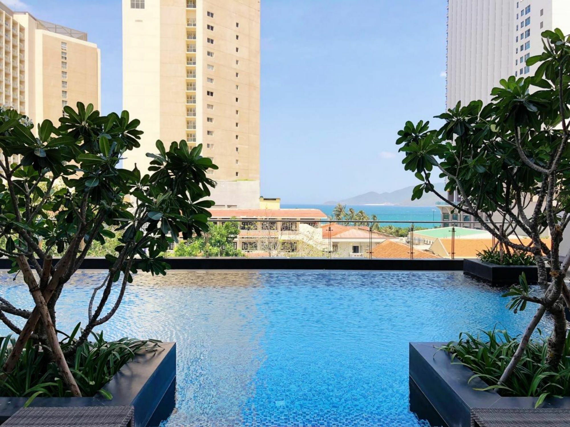 Parama Apartments Balcony Beachfront Nha Trang Exterior photo