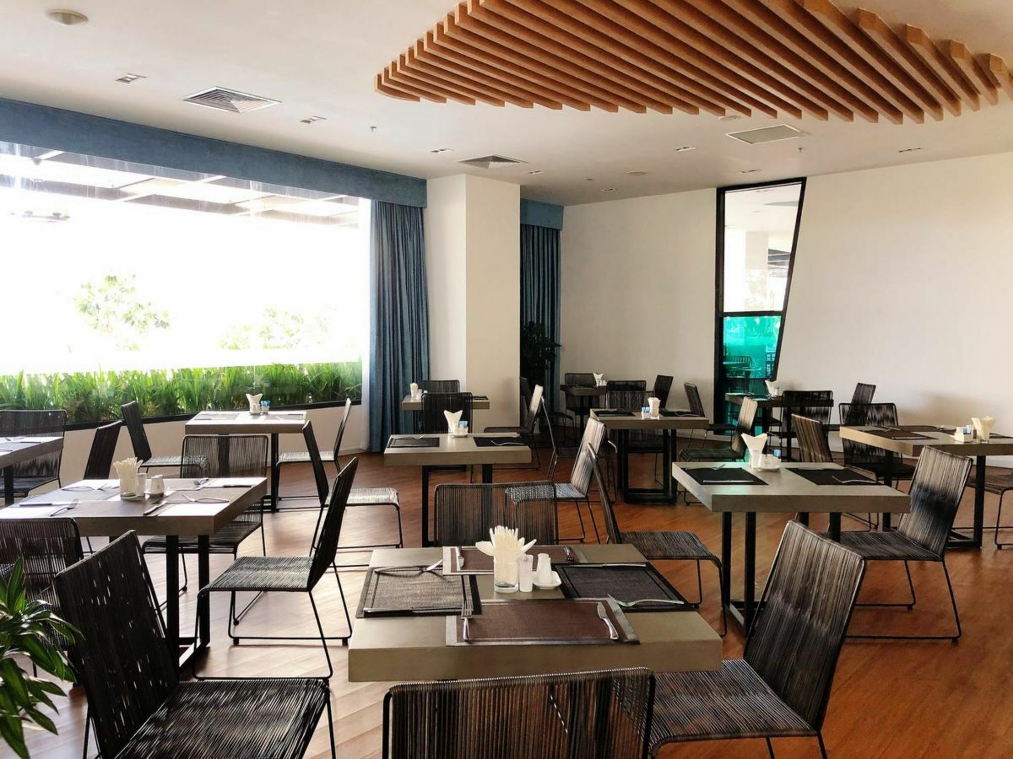 Parama Apartments Balcony Beachfront Nha Trang Exterior photo
